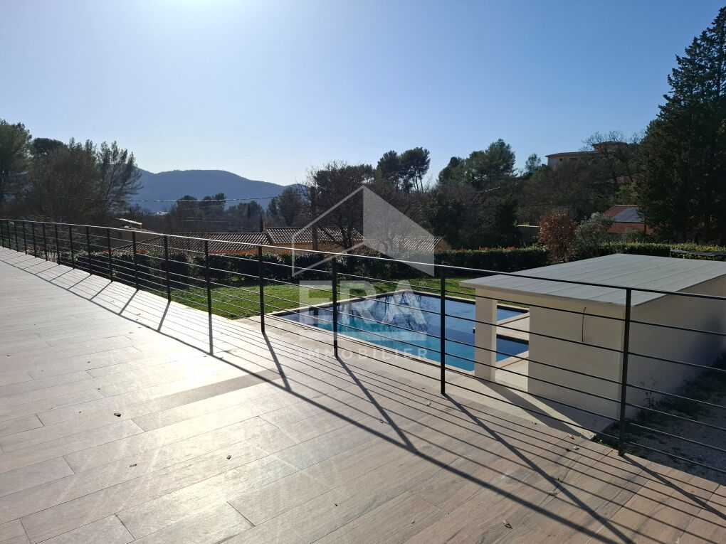 Photo A VENDRE 13420 GEMENOS MAISON D ARCHITECTE TYPE 6 DE 300M² SUR 12620M² DE TERRAIN PISCINE GARAGE TERRASSE image 3/6
