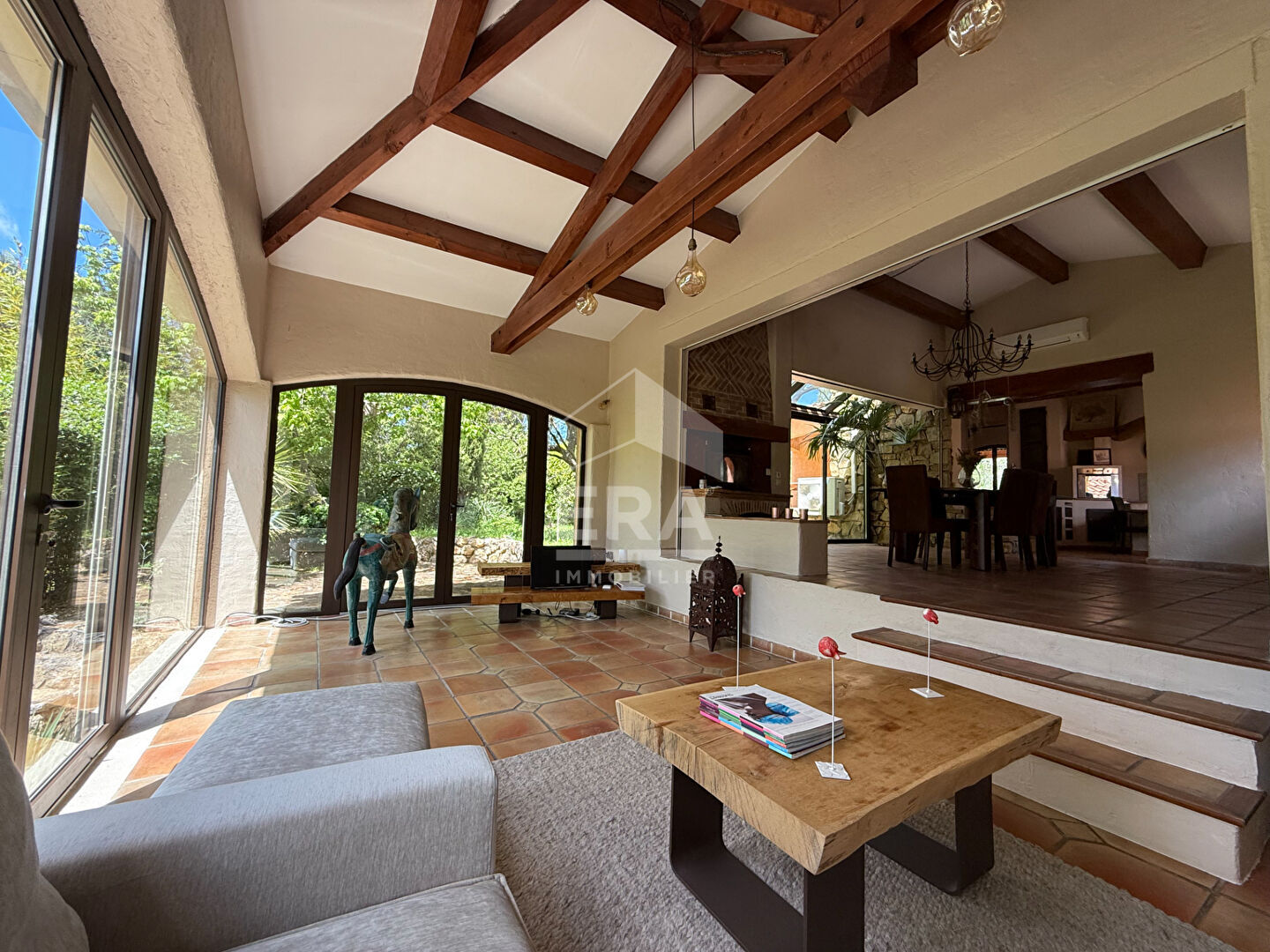 Photo A VENDRE 13360 ROQUEVAIRE MAS TRADITIONEL DE TYPE 6 DE 211M² SUR 4000M² DE JARDIN GARAGE PISCINE image 4/6