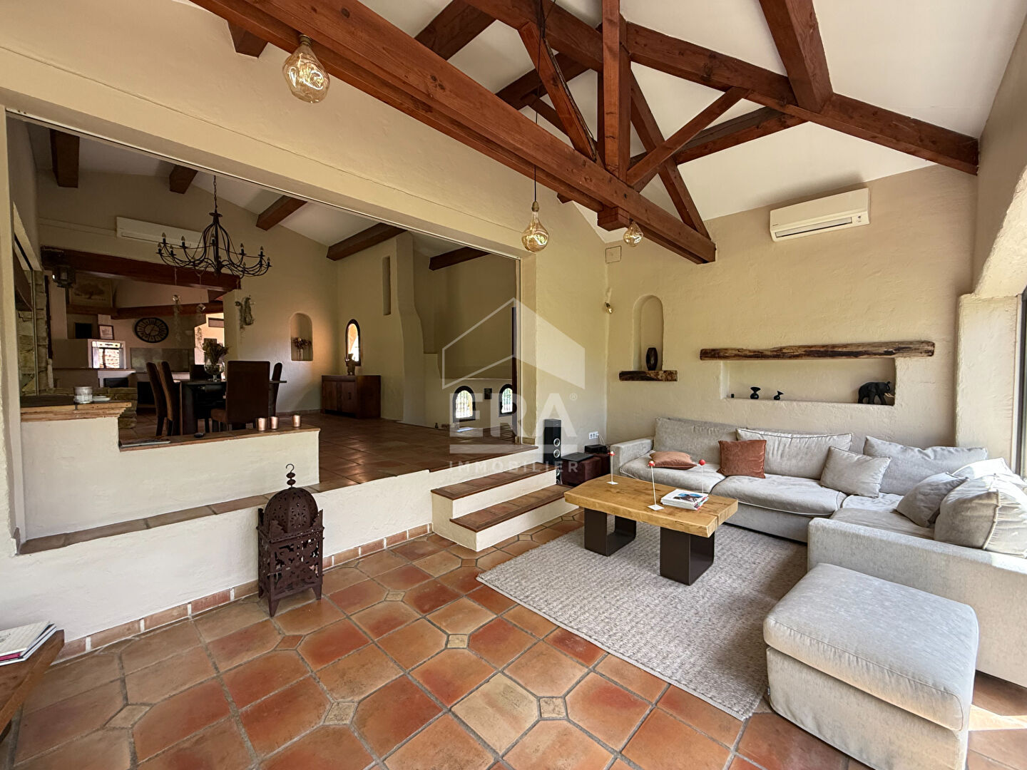 Photo A VENDRE 13360 ROQUEVAIRE MAS TRADITIONEL DE TYPE 6 DE 211M² SUR 4000M² DE JARDIN GARAGE PISCINE image 5/6