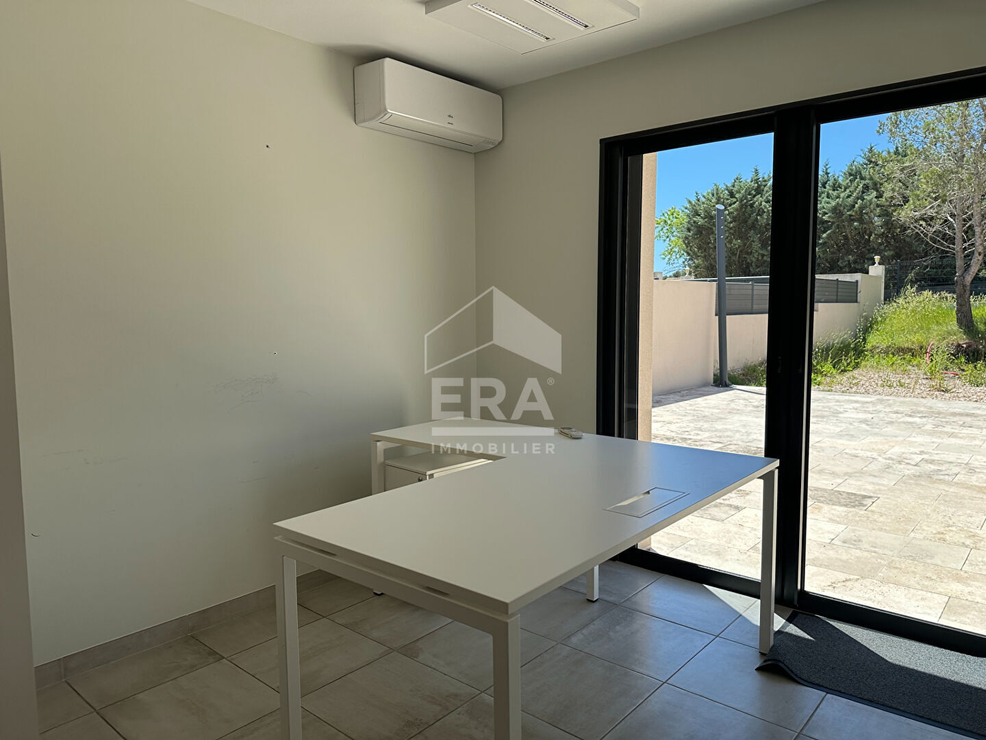 Photo A VENDRE 83470 SAINT MAXIMIN  LOCAL COMMERCIAL DE 120 M² 7 BUREAUX SUR 2500M² DE TERRAIN  PARKING image 5/6