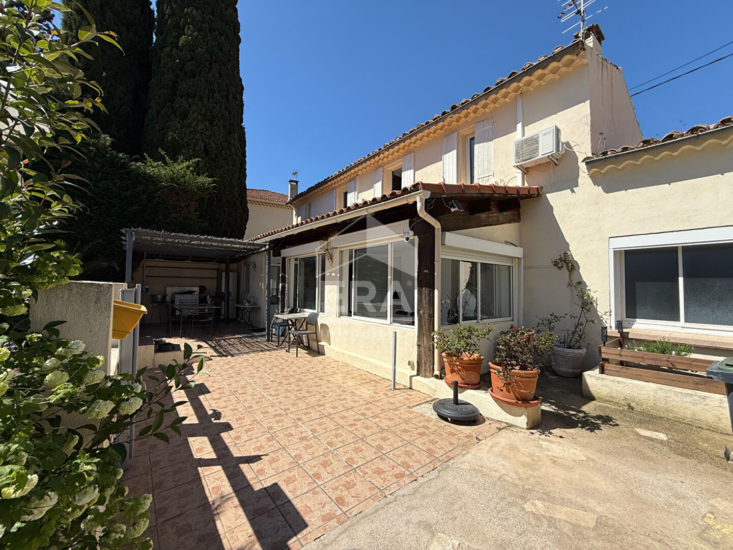 Photo A VENDRE 13360 ROQUEVAIRE  2 HABITATIONS 270M² UN STUDIO UN GARAGE PISCINE TERRAIN DE 1000M² image 2/6