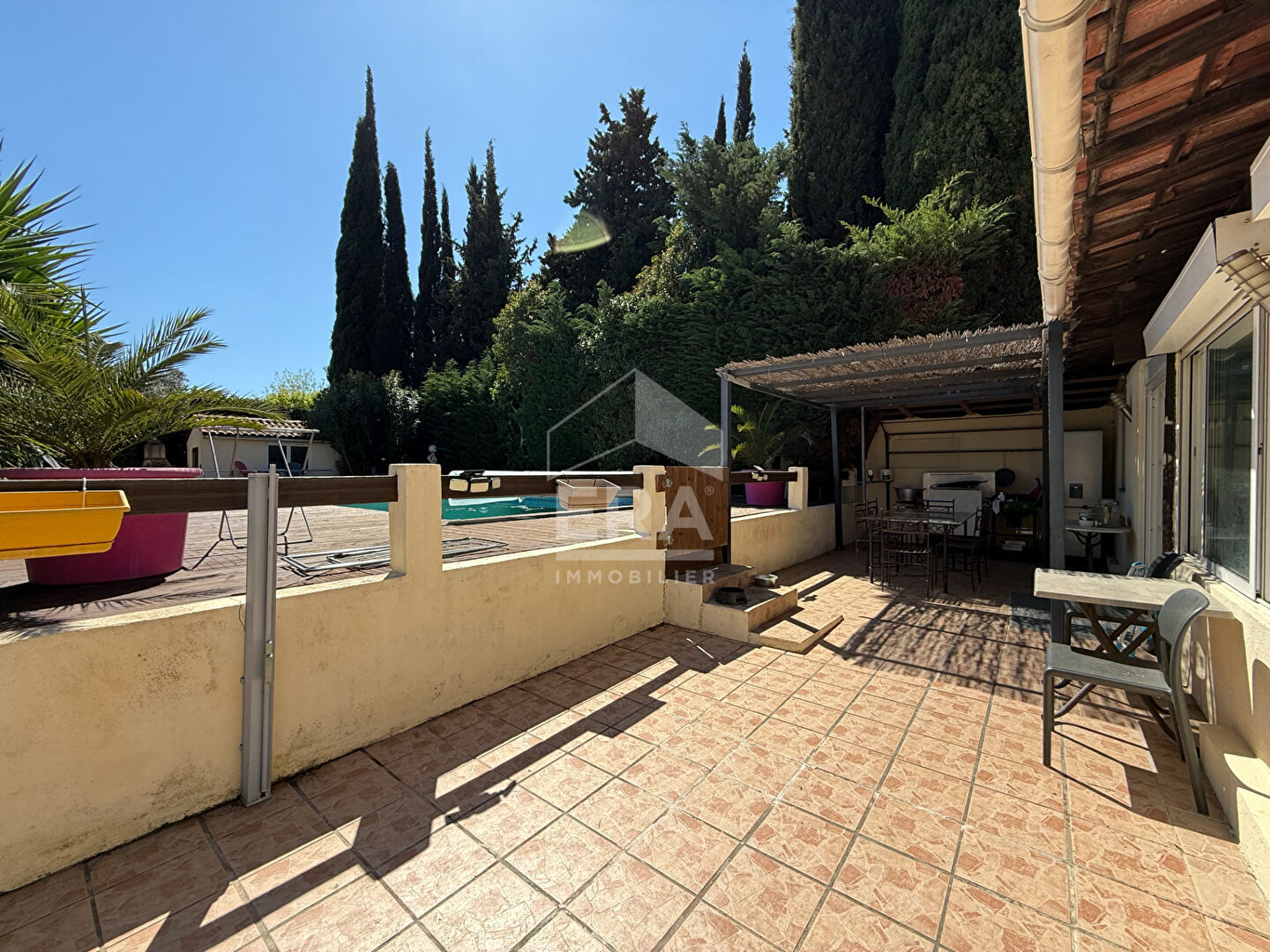 Photo A VENDRE 13360 ROQUEVAIRE  2 HABITATIONS 270M² UN STUDIO UN GARAGE PISCINE TERRAIN DE 1000M² image 3/6