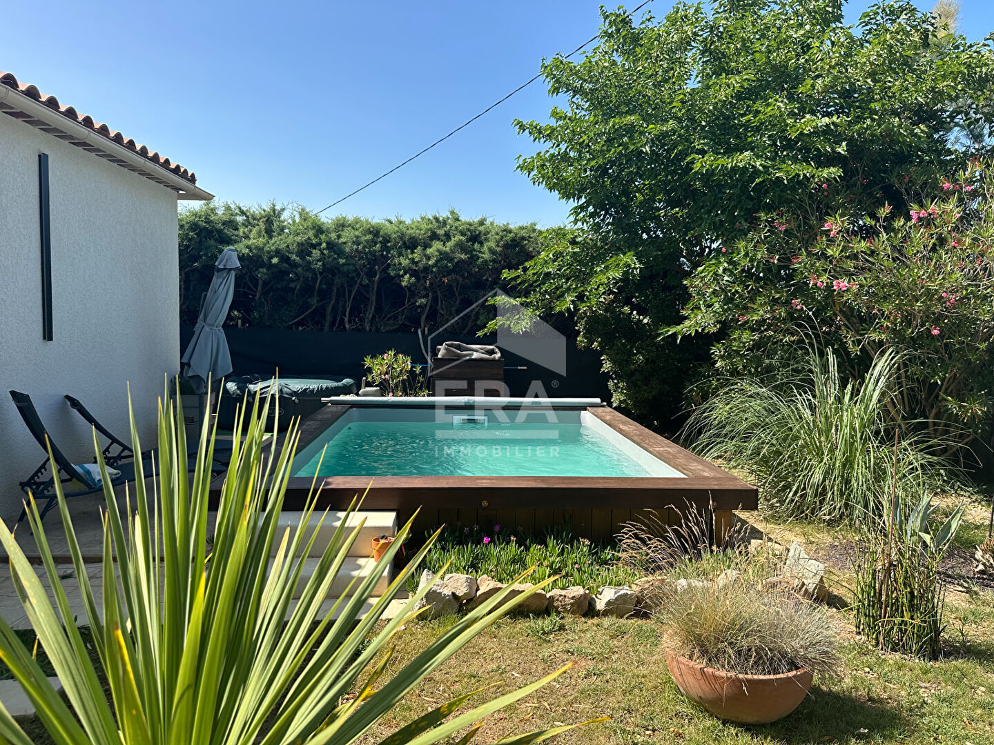 A VENDRE 83910 POURRIERES MAISON PLAIN PIED 98 M² SUR 670 M² DE JARDIN PISCINE