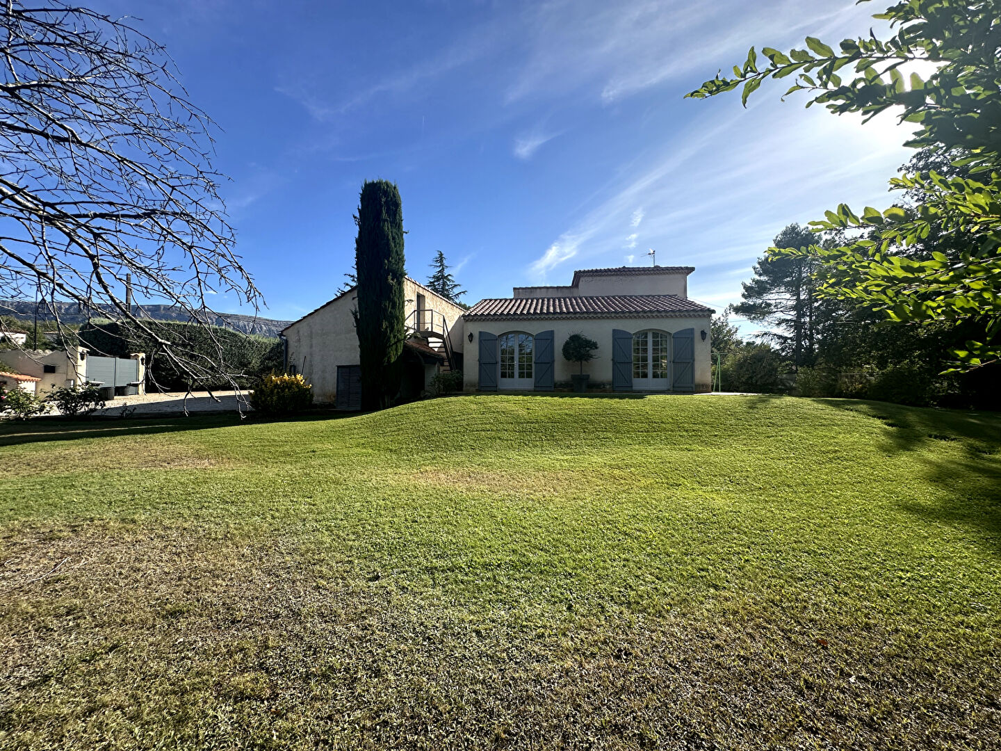 Photo A VENDRE 83860 NANS LES PINS MAISON TYPE 5 DE 158 M2 SUR 3000M2 PISICINE GARAGE ABRIS DE JARDIN image 2/6