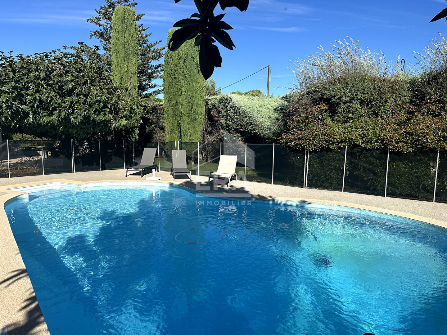 Photo A VENDRE 83860 NANS LES PINS MAISON TYPE 5 DE 158 M2 SUR 3000M2 PISICINE GARAGE ABRIS DE JARDIN image 4/6