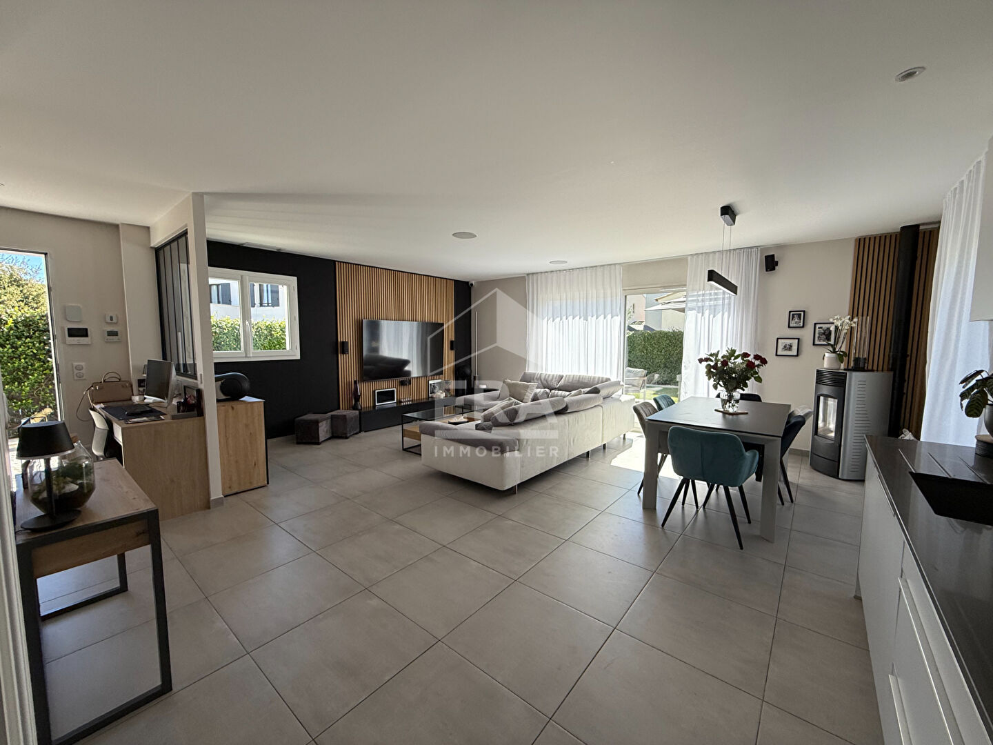 Photo A VENDRE 13710 FUVEAU MAISON TYPE 4 DE 96 M² SUR 315 M² DE JARDIN PISCINE image 4/6