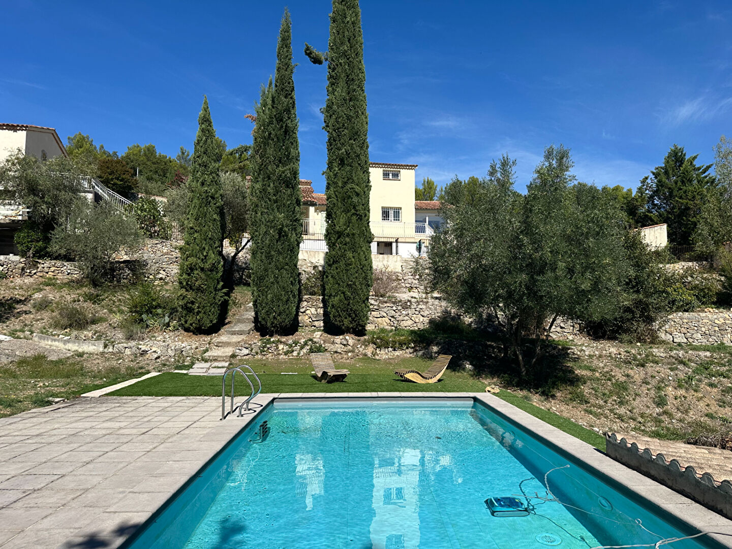 Photo A VENDRE 83470 SAINT MAXIMIN LA SAINTE BAUME MAISON  TYPE 5 DE 147 M² SUR 2300 M² DE JARDIN PISCINE DOUBLE GARAGE ET STUDIO INDEPENDANT image 1/6