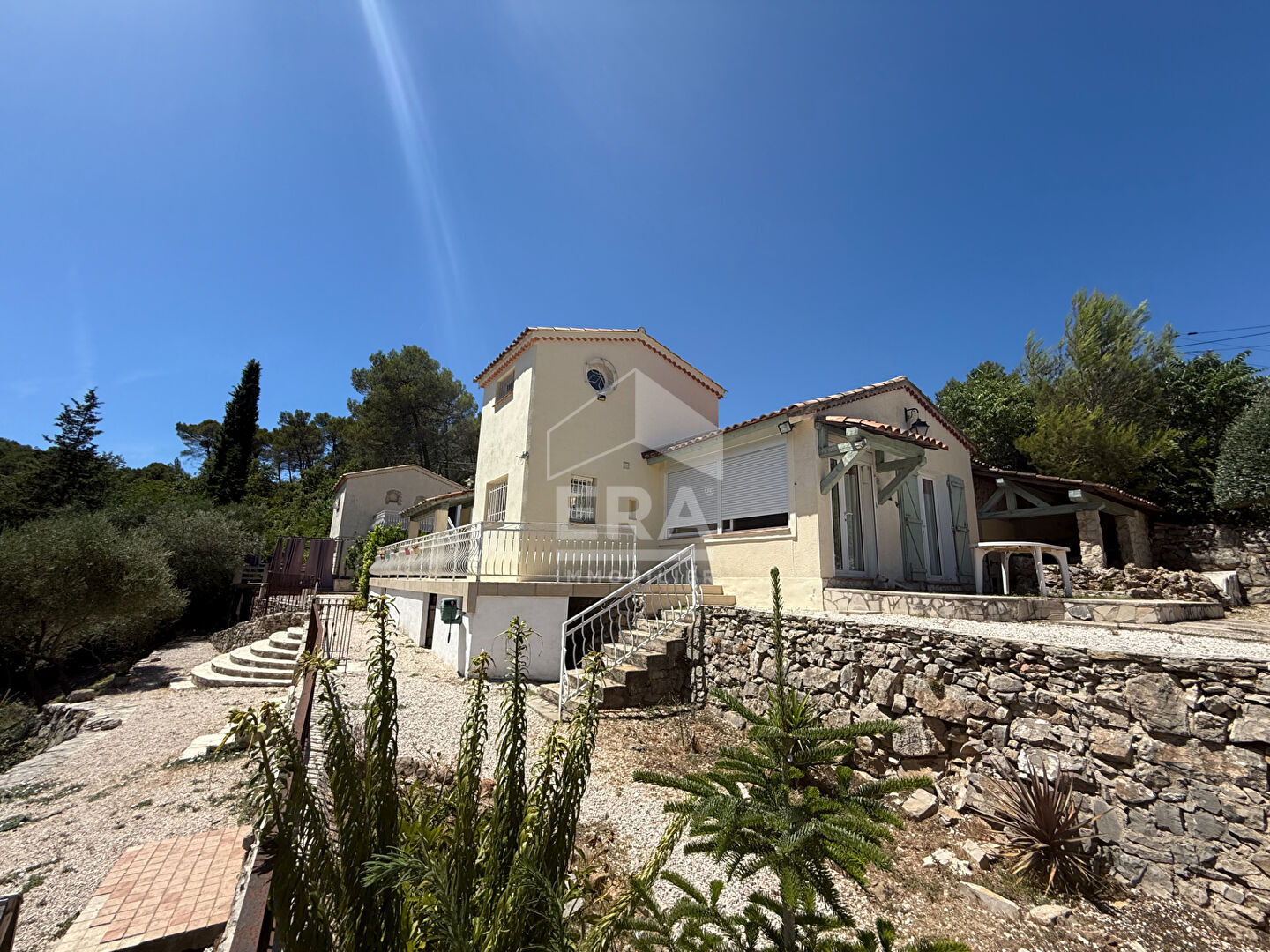 Photo A VENDRE 83470 SAINT MAXIMIN LA SAINTE BAUME MAISON  TYPE 5 DE 147 M² SUR 2300 M² DE JARDIN PISCINE DOUBLE GARAGE ET STUDIO INDEPENDANT image 3/6