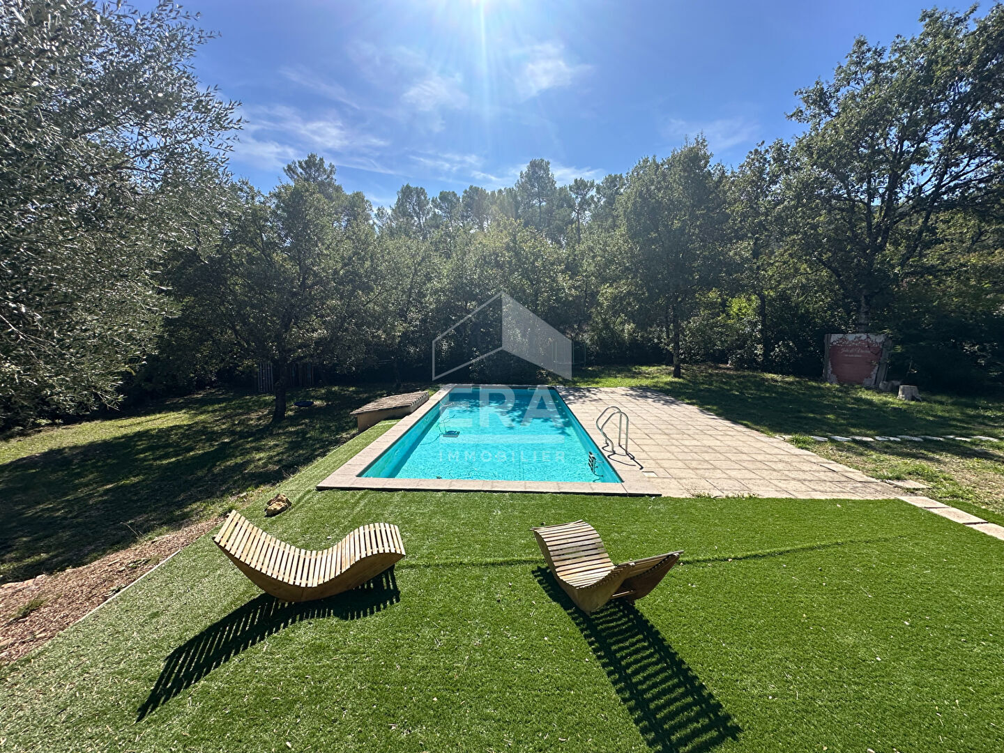 A VENDRE 83170 TOURVES MAISON  TYPE 5 DE 147 M² SUR 2300 M² DE JARDIN PISCINE DOUBLE GARAGE ET STUDIO INDEPENDANT