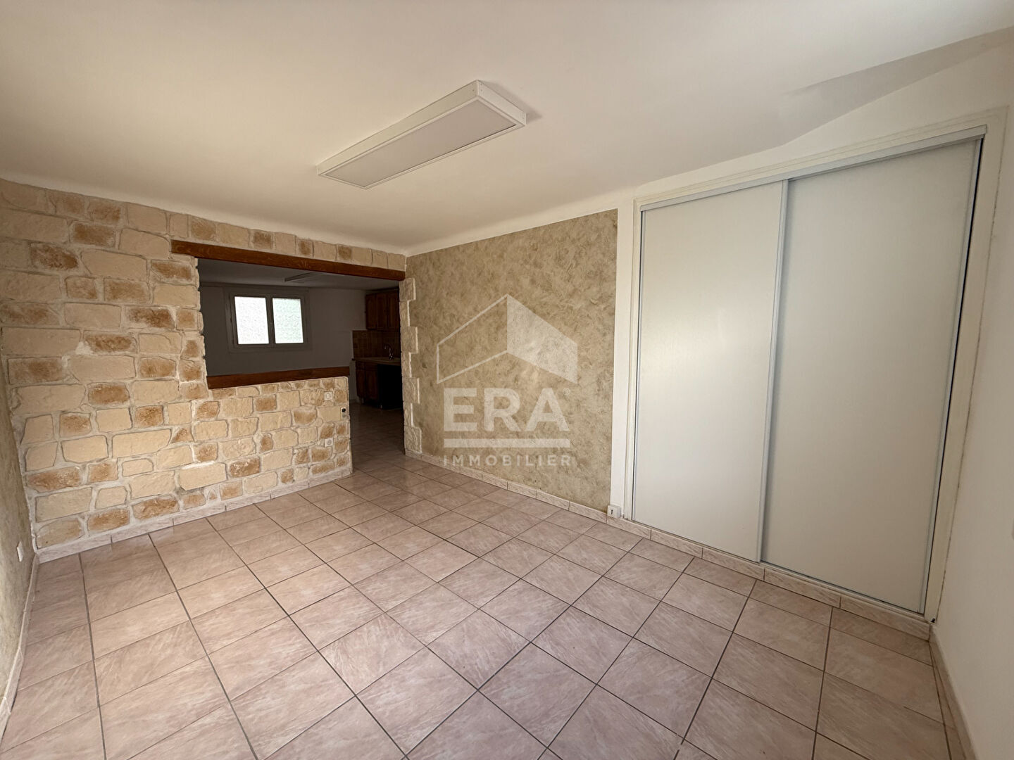 A VENDRE 13114 PUYLOUBIER MAISON DE VILLE T3 de 80M² AVEC TERRASSE