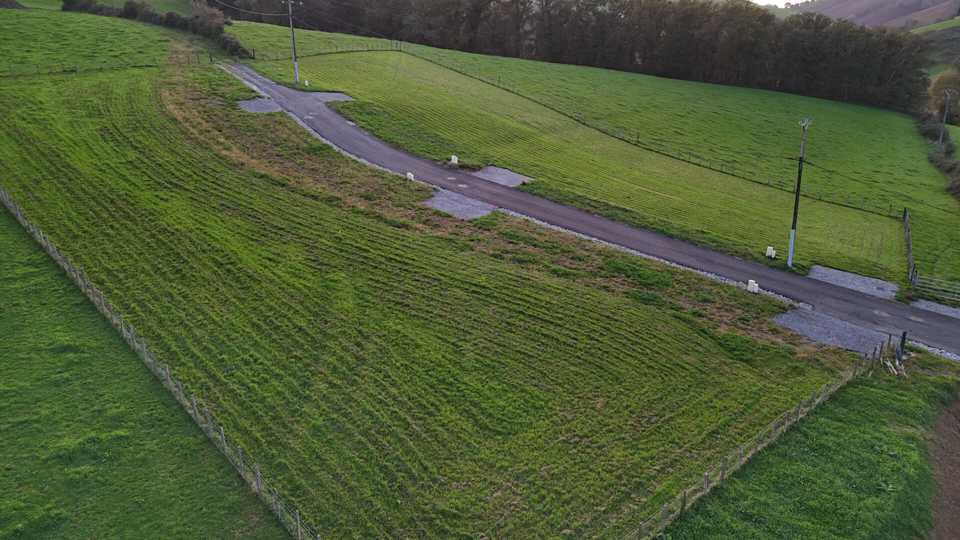 Photo Saint Palais - Terrain à bâtir - A Vendre  - entièrement viabilisé image 5/6