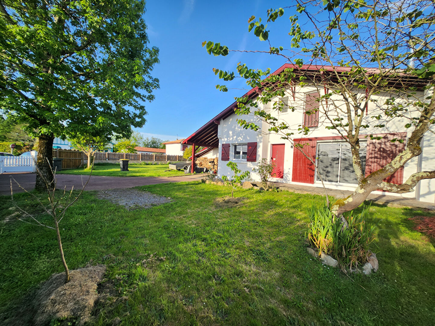 Photo Urt - Vente Maison - rénovée - Commerces à pied image 1/6