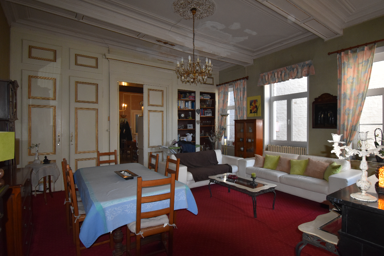 Photo Immeuble avec local commercial, chambres d'hôtes et habitation environ 600 m2 Aire sur la Lys image 1/6