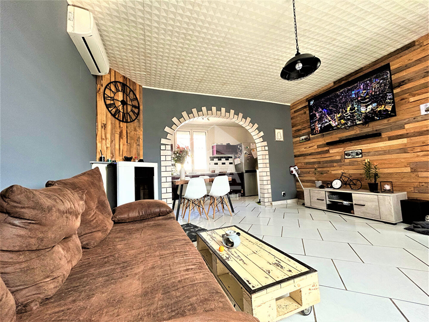 Photo Maison rénovée de bonne construction image 2/6