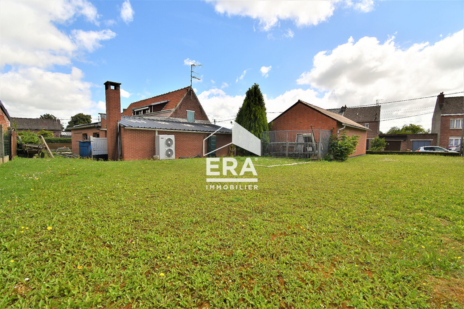 Photo ERA Immobilier Hazebrouck - Maison Longère Spacieuse à Vendre en Campagne image 2/6