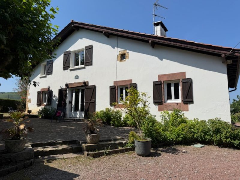vente maison à LECUMBERRY - 630 000