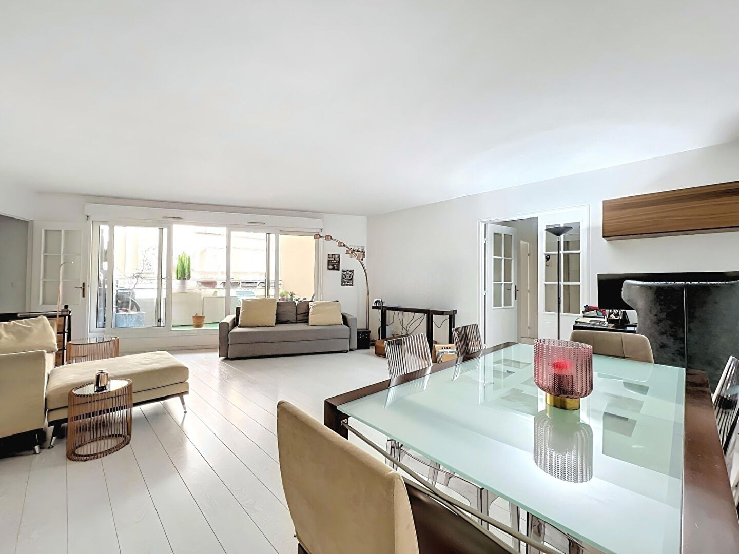 Photo Appartement Suresnes 4 pièce(s) 99.5 m2 image 1/6