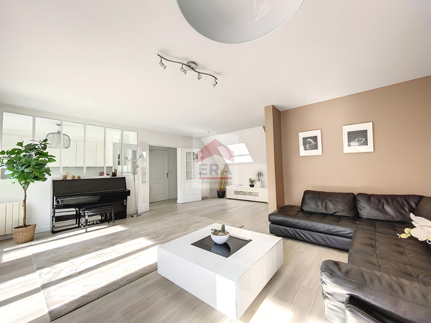 Photo Appartement Suresnes 5 pièce(s) 142m2 image 4/6