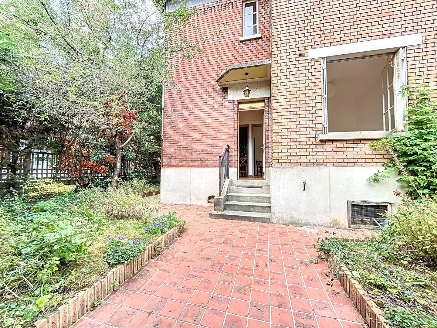 Maison Suresnes 4 pièce(s) 90m² au sol.
