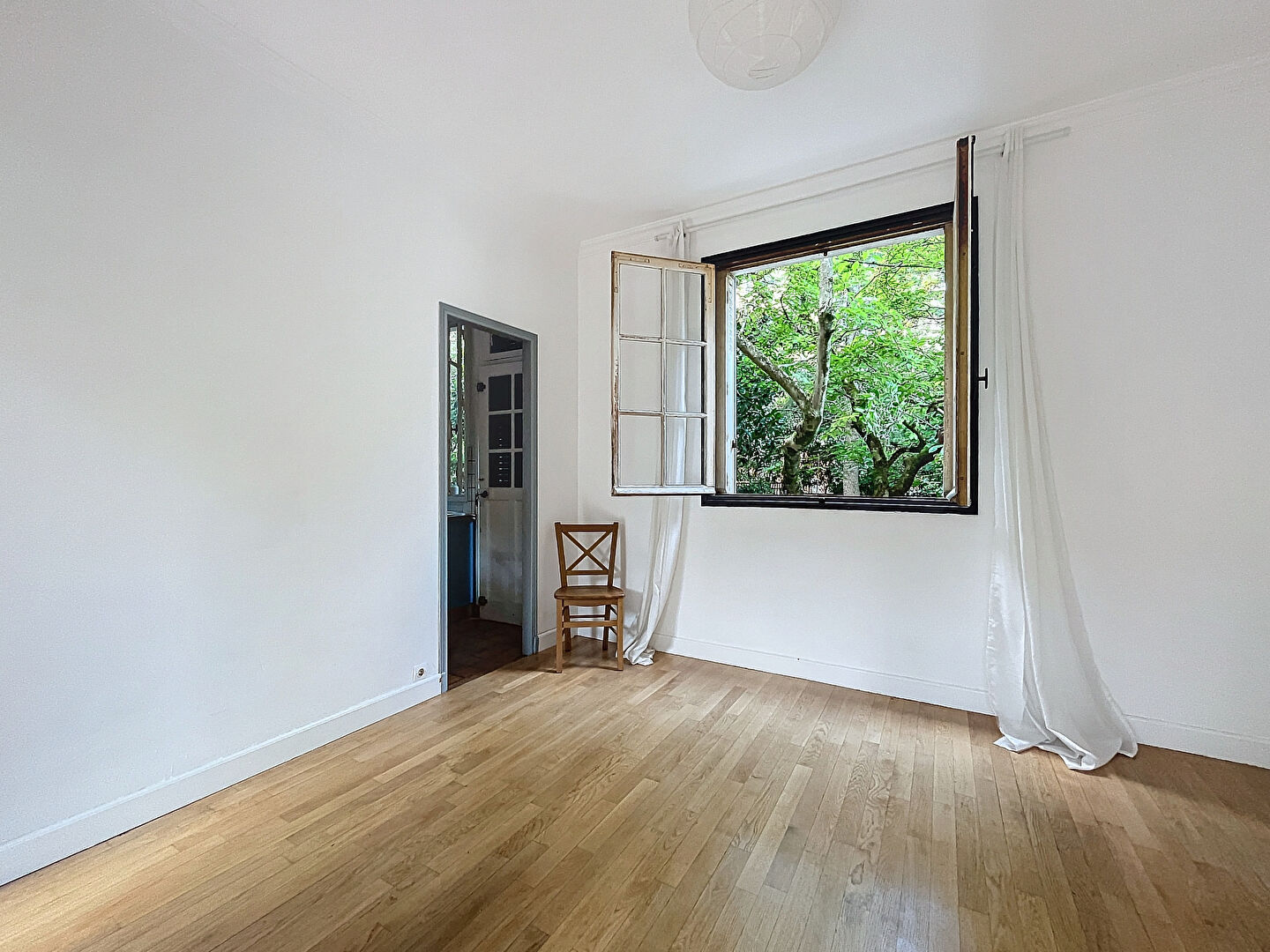 Photo Maison Suresnes 4 pièce(s) 90m² au sol. image 3/6