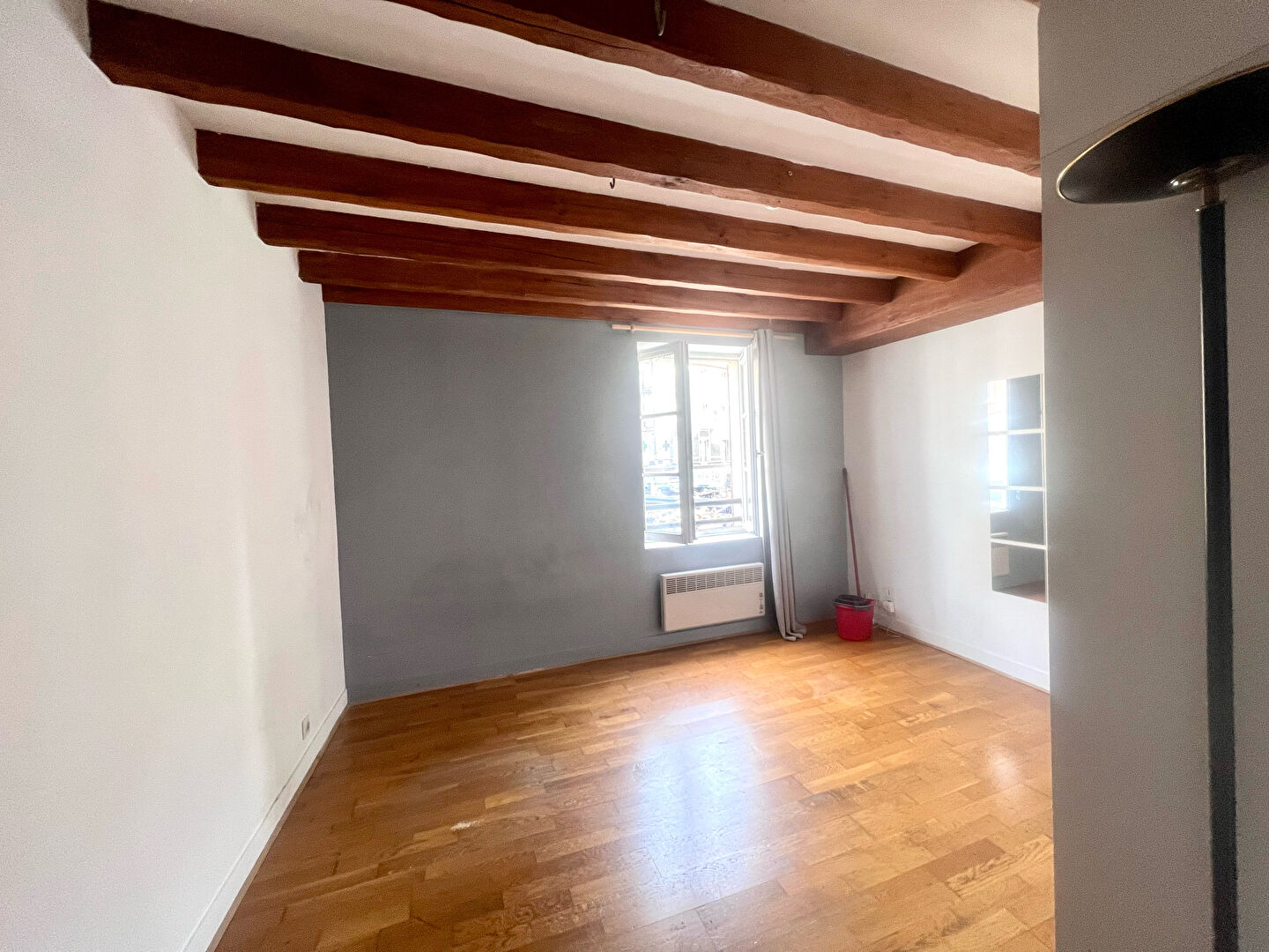 Photo Appartement Suresnes 1 pièce(s) 20 m2 image 2/3
