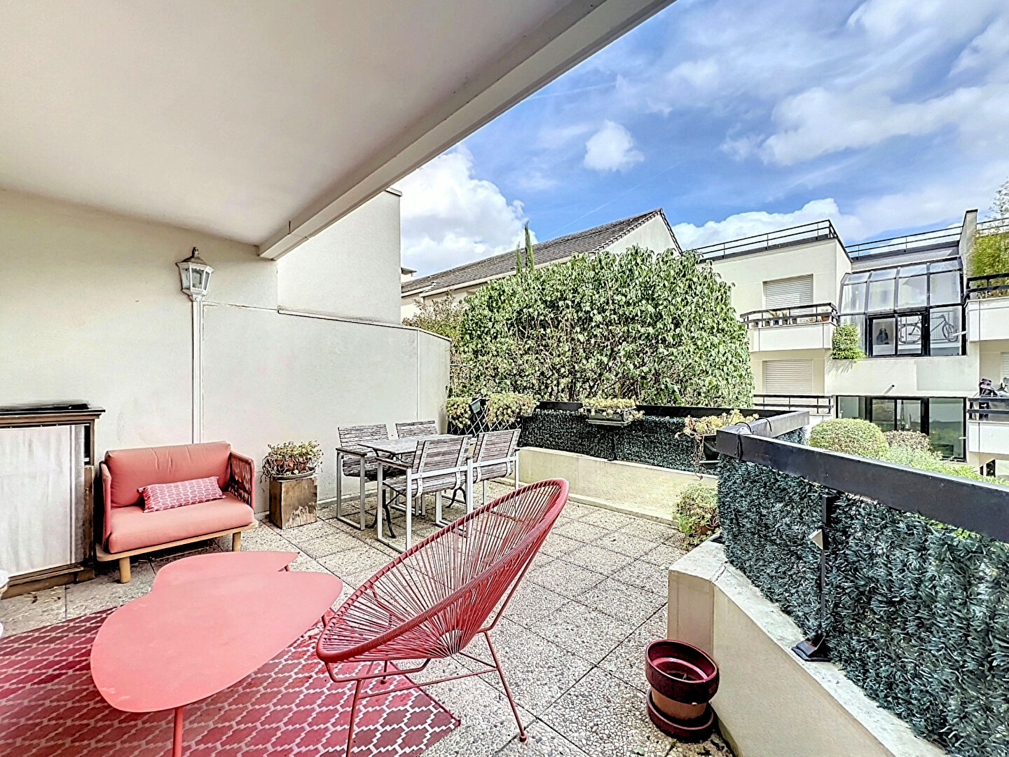 Photo Appartement Suresnes 2 pièce(s) 68 m2 image 2/5