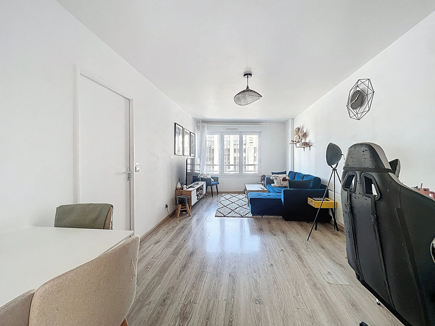 Photo Appartement Suresnes 2 pièce(s) 52 m2 image 1/4