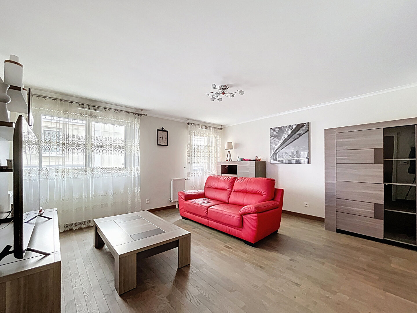Photo Appartement Suresnes 2 pièce(s) 46.76 m2 image 2/4