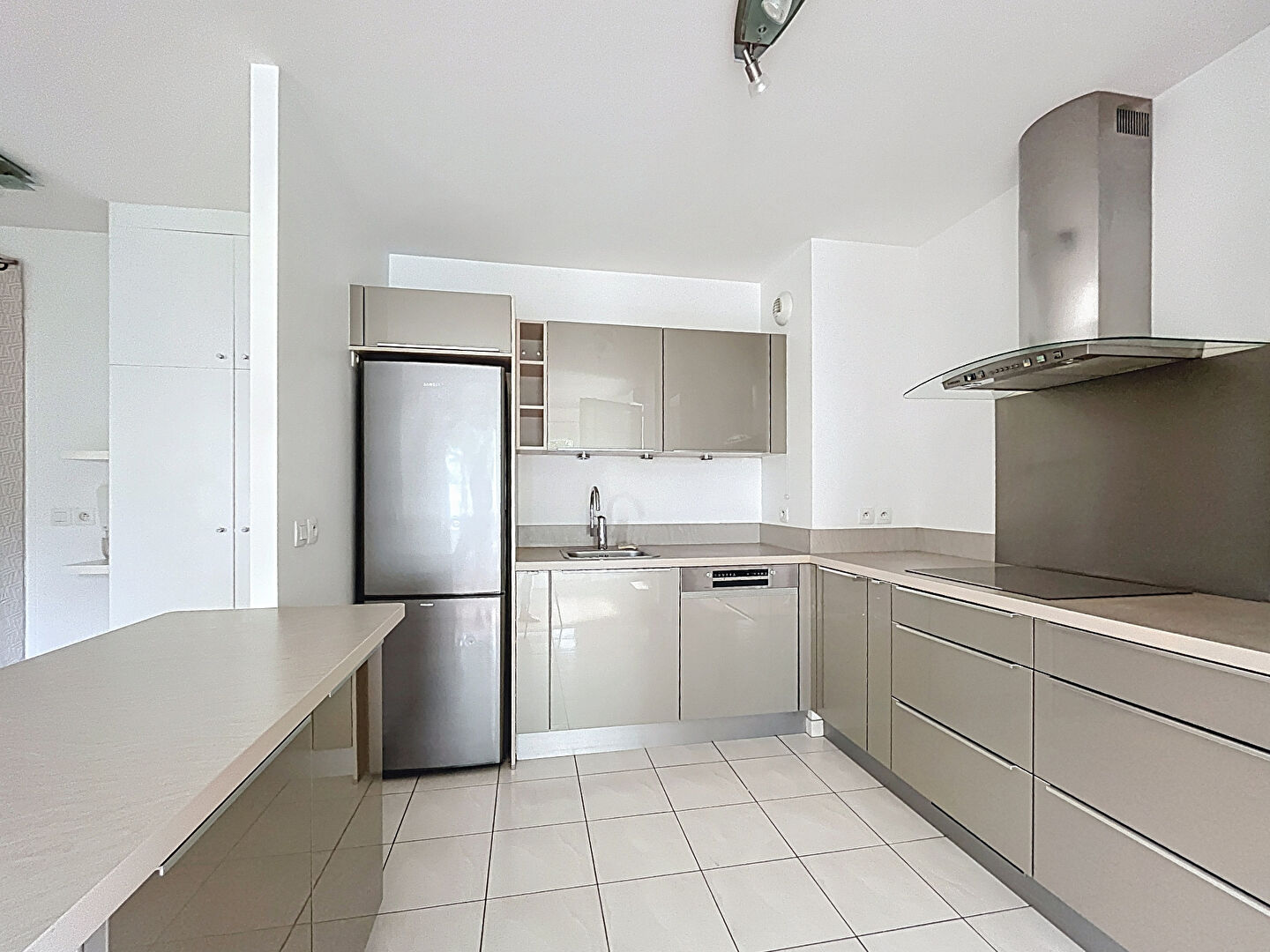 Photo Appartement Suresnes 3 pièce(s) 72 m2 image 3/6