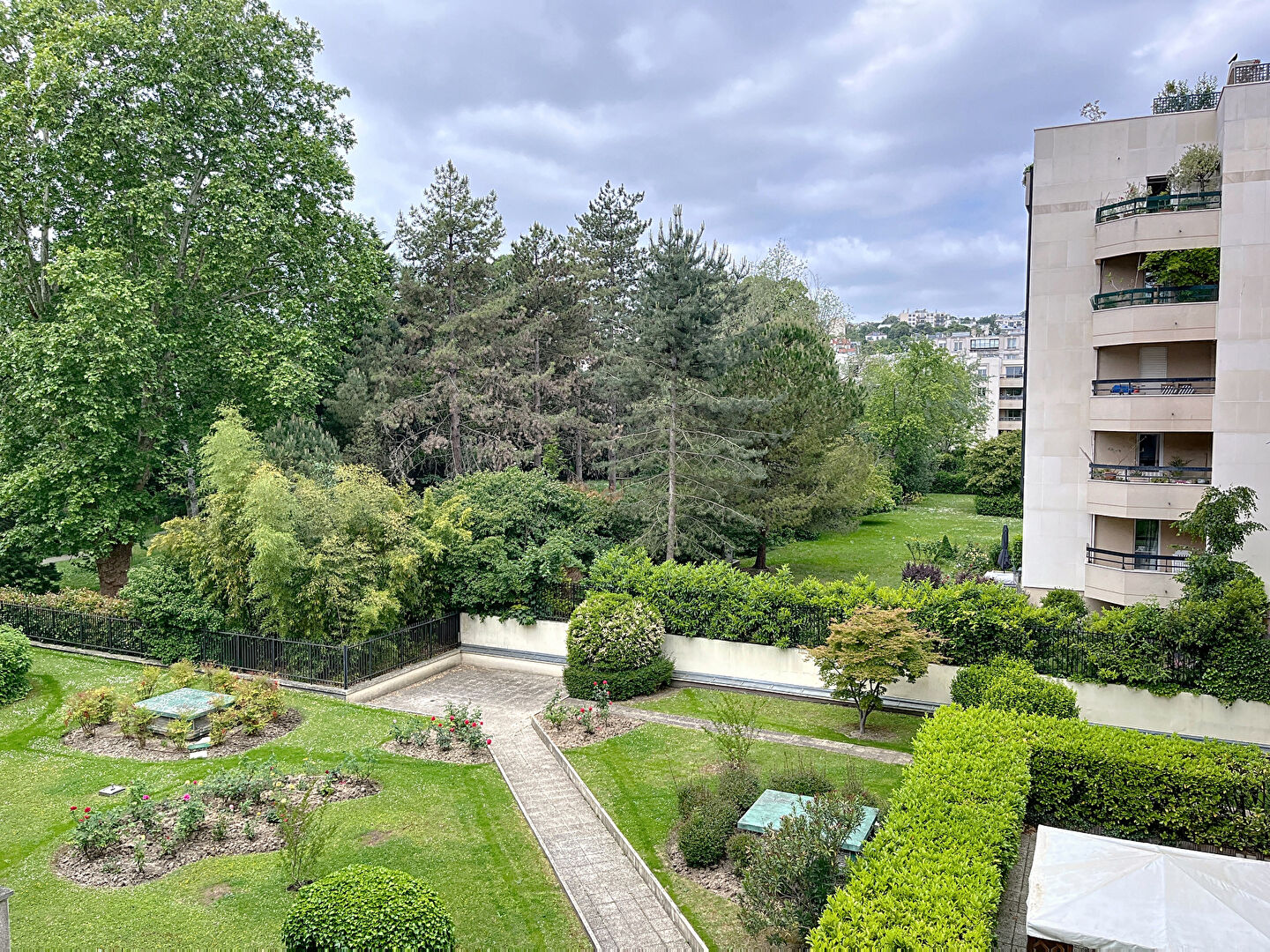 Appartement Suresnes 4 pièce(s) 96 m2
