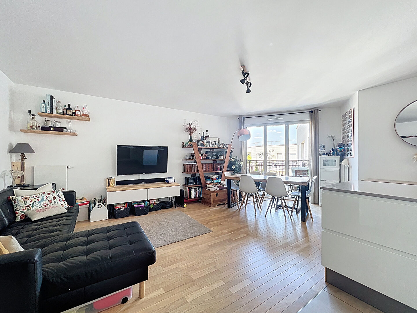 Photo Appartement Suresnes 3 pièce(s) 69 m2 image 5/6