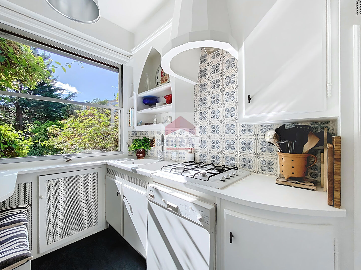 Photo Maison Suresnes 7 pièce(s) 160 m2 image 2/6