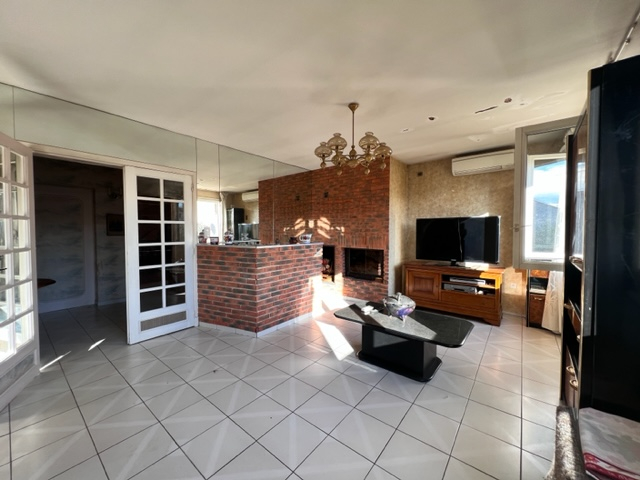 Photo Quint Fonsegrives Maison 11 pièce(s) 209.91 m2 avec terrasse et piscine image 5/6