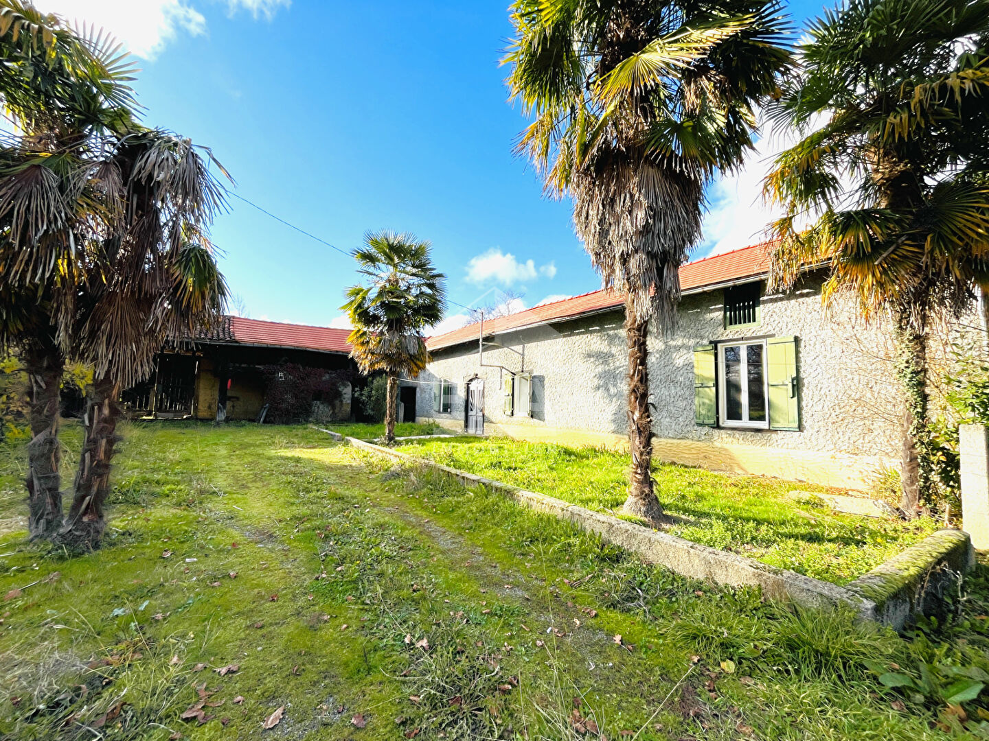 A vendre maison sur la commune d'Haget avec grand terrain