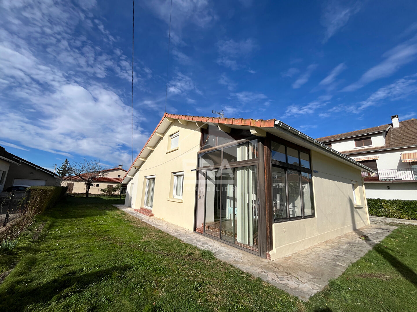 Agence immobilière de 
 ERA VAL ADOUR - ERA VAL D'ADOUR IMMOBILIER 
