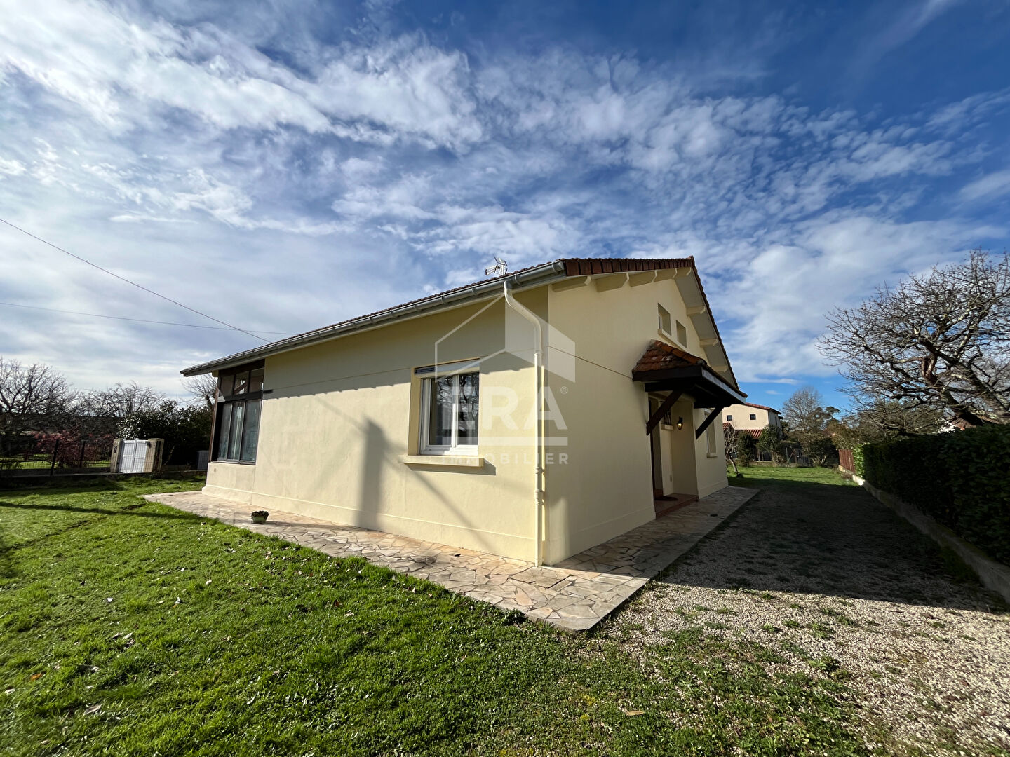 Agence immobilière de 
 ERA VAL ADOUR - ERA VAL D'ADOUR IMMOBILIER 
