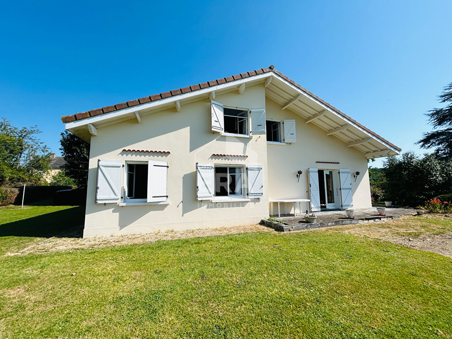 Agence immobilière de 
 ERA VAL ADOUR - ERA VAL D'ADOUR IMMOBILIER 

