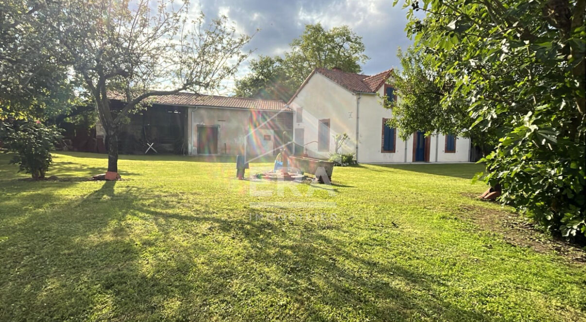 Agence immobilière de 
 ERA VAL ADOUR - ERA VAL D'ADOUR IMMOBILIER 
