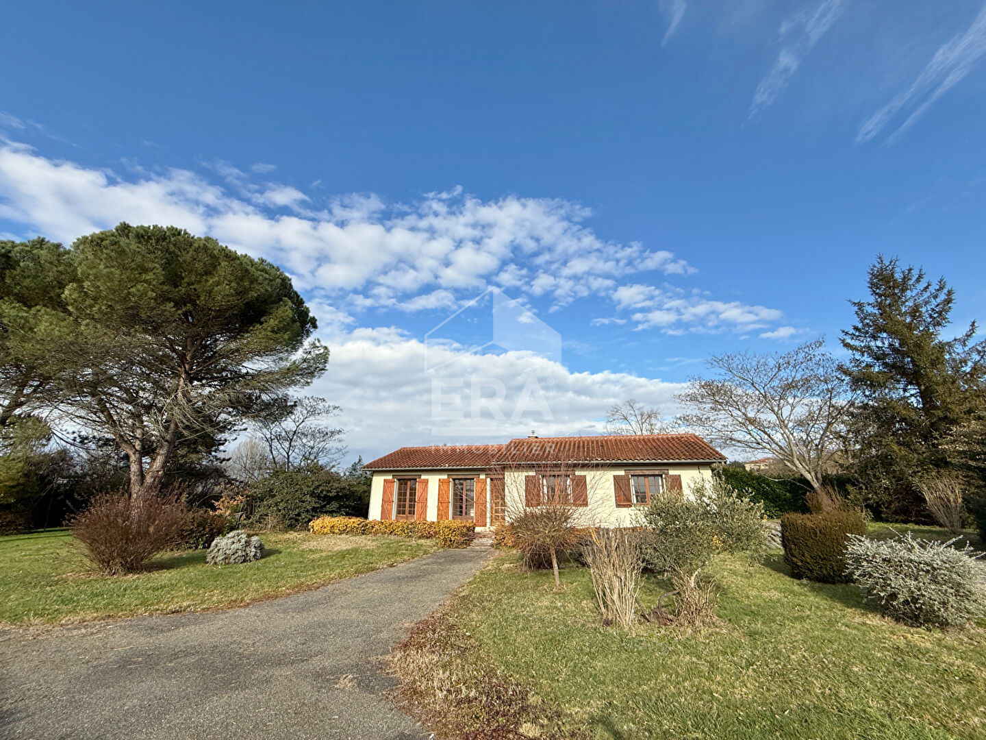 Agence immobilière de 
 ERA VAL ADOUR - ERA VAL D'ADOUR IMMOBILIER 
