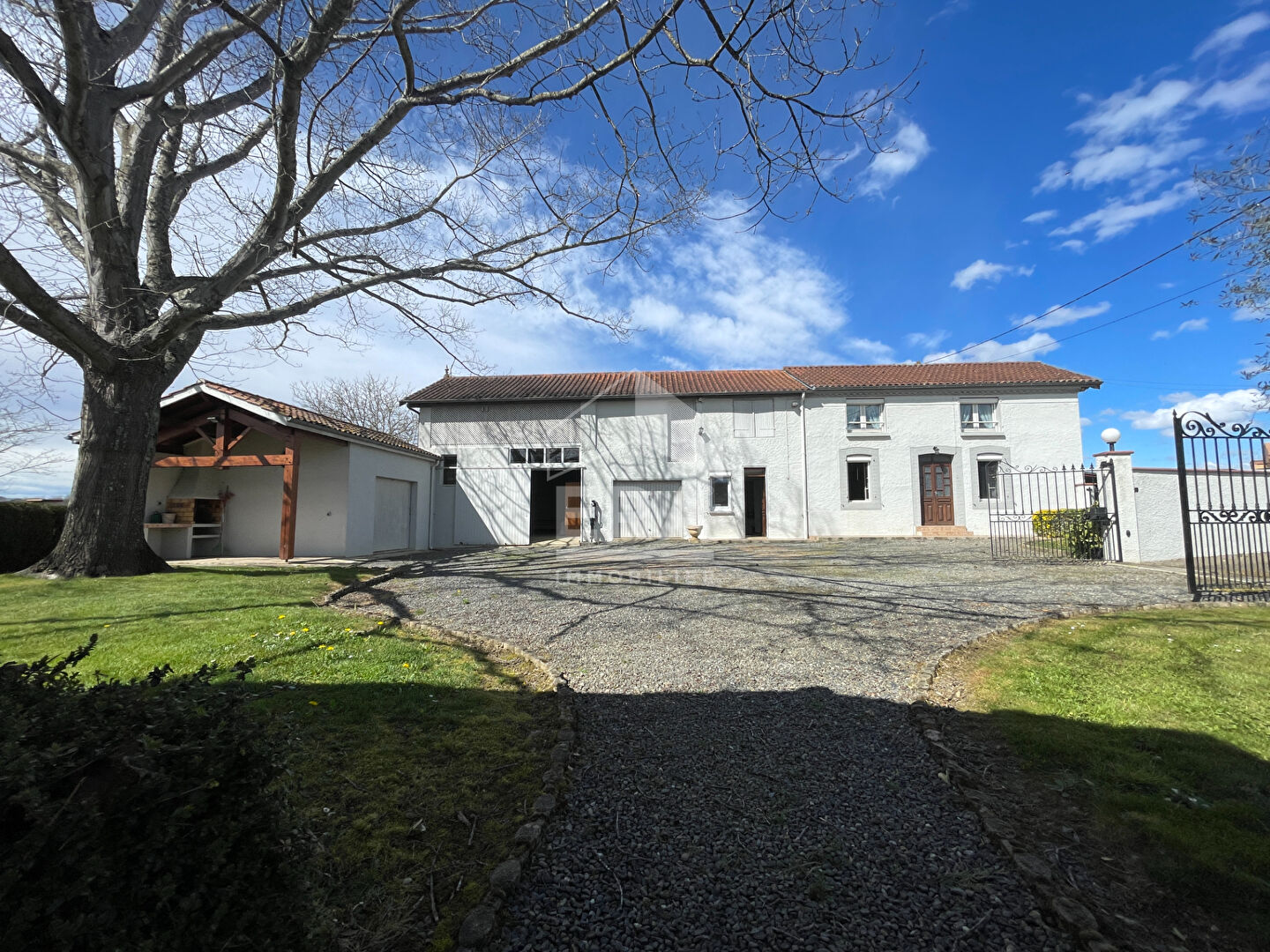 Agence immobilière de 
 ERA VAL ADOUR - ERA VAL D'ADOUR IMMOBILIER 
