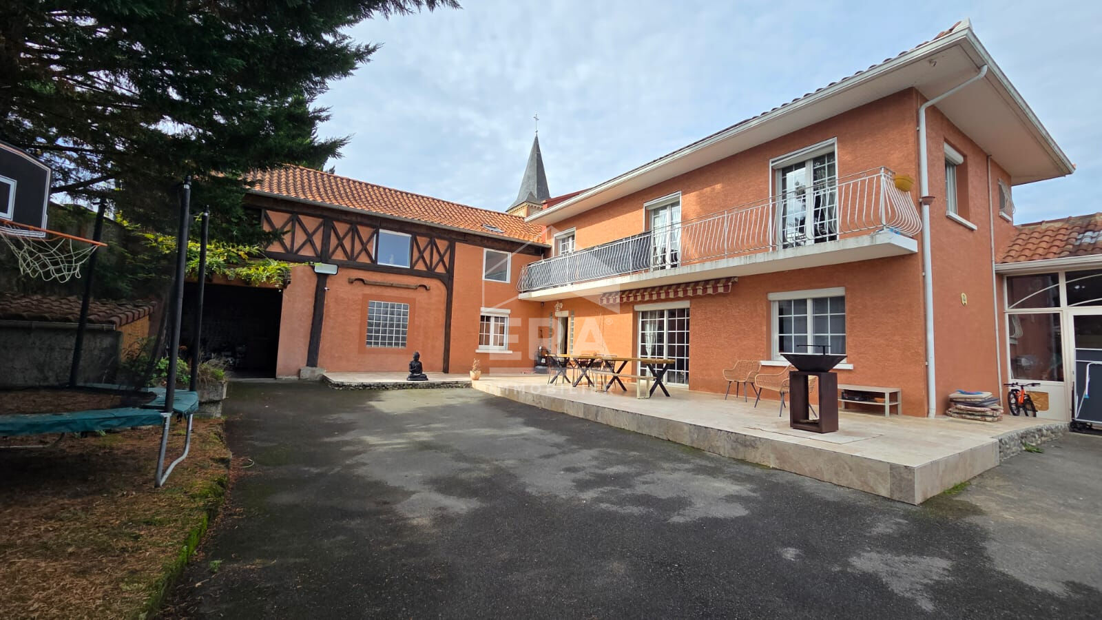 Agence immobilière de 
 ERA VAL ADOUR - ERA VAL D'ADOUR IMMOBILIER 
