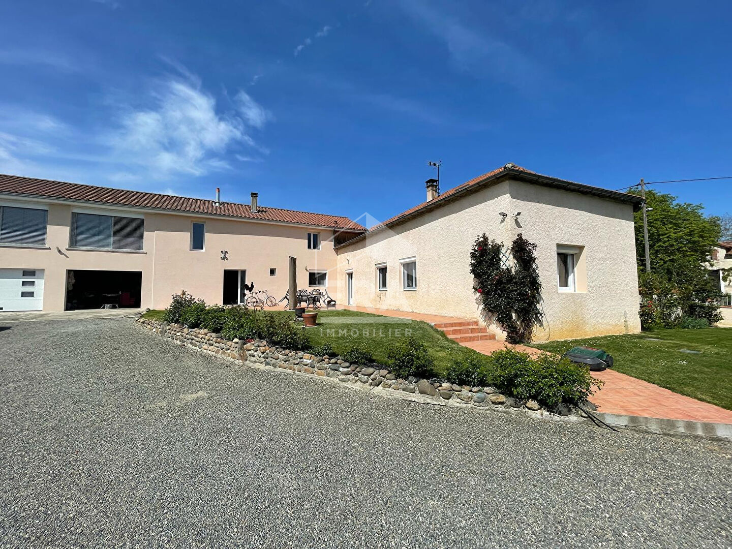 Corps de ferme rénové Sombrun à vendre