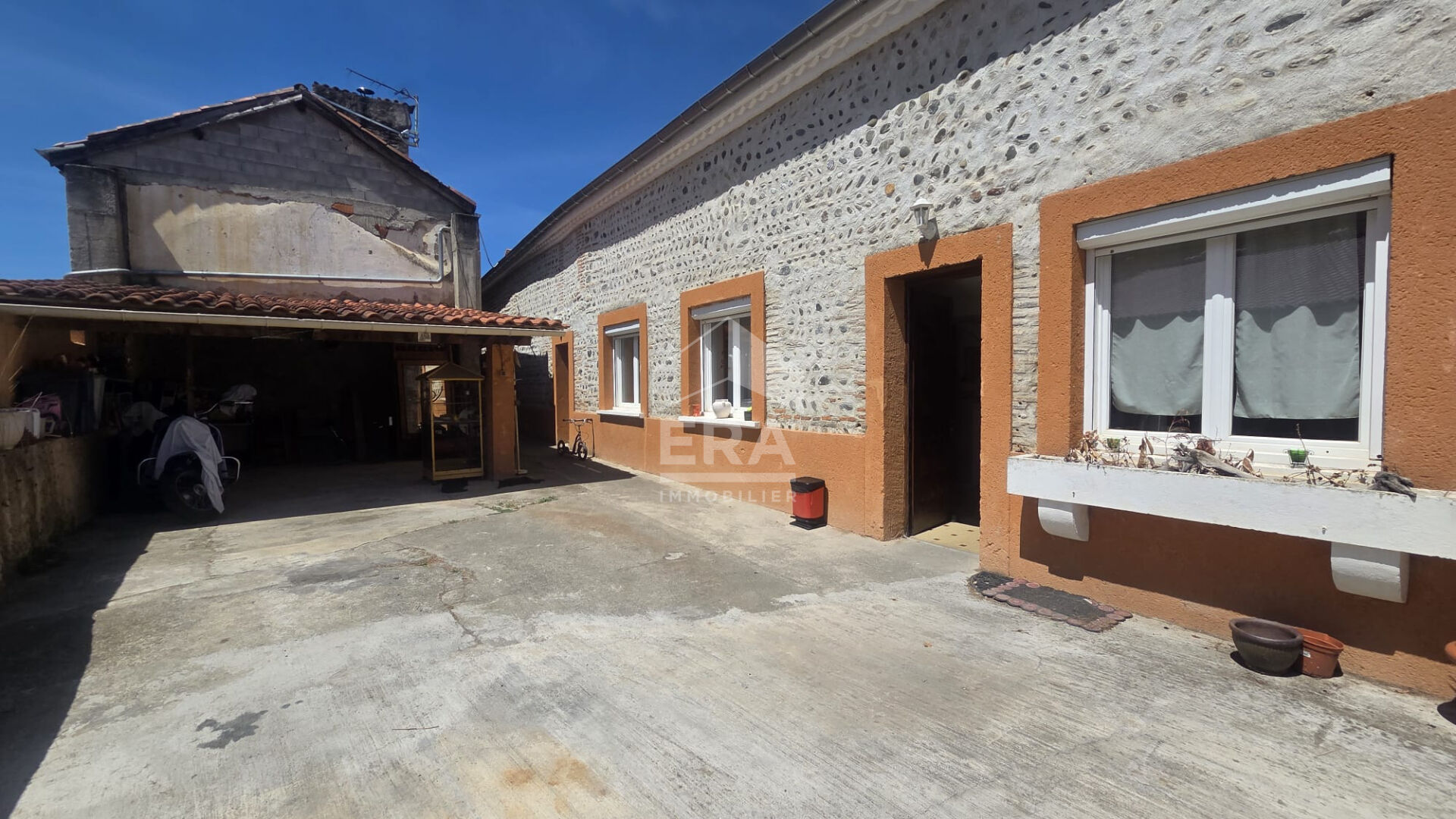 Photo À vendre - Maison de charme au coeur du centre-ville de Vic image 1/6