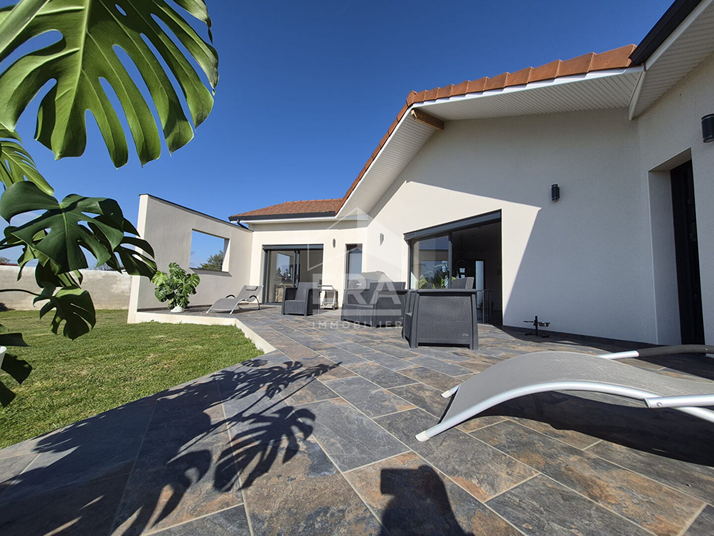 Agence immobilière de 
 ERA VAL ADOUR - ERA VAL D'ADOUR IMMOBILIER 
