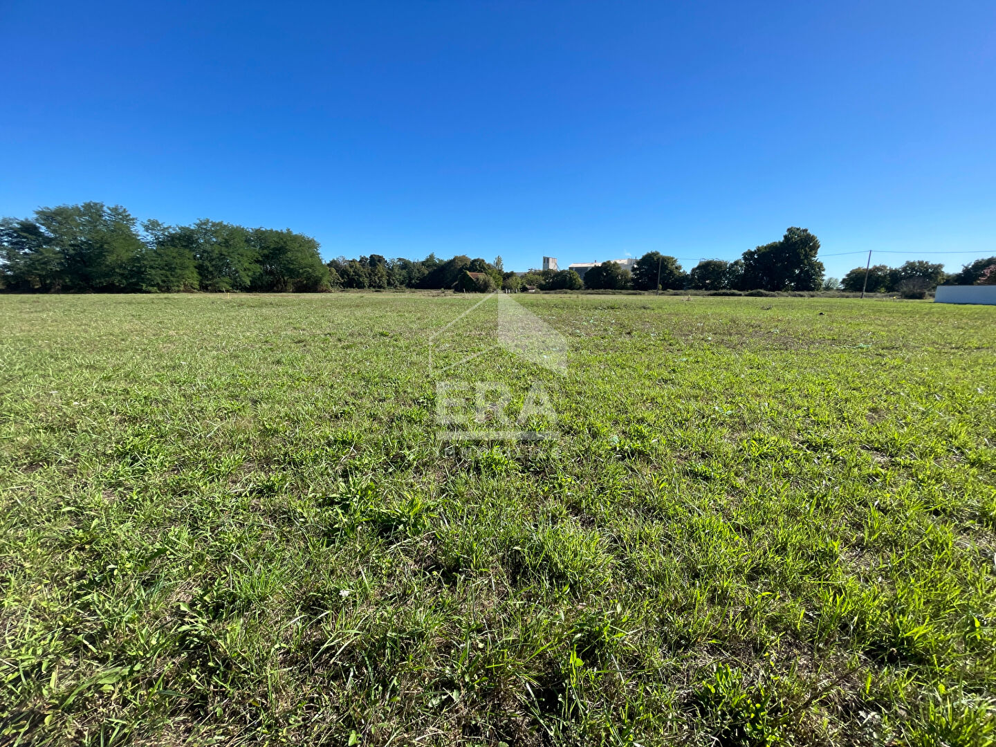 A vendre - Terrain plat constructible à Vic-en-Bigorre