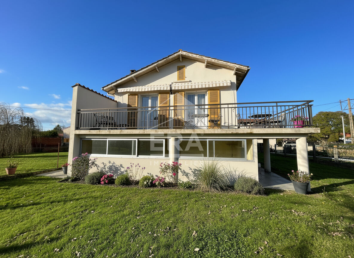 Agence immobilière de 
 ERA VAL ADOUR - ERA VAL D'ADOUR IMMOBILIER 
