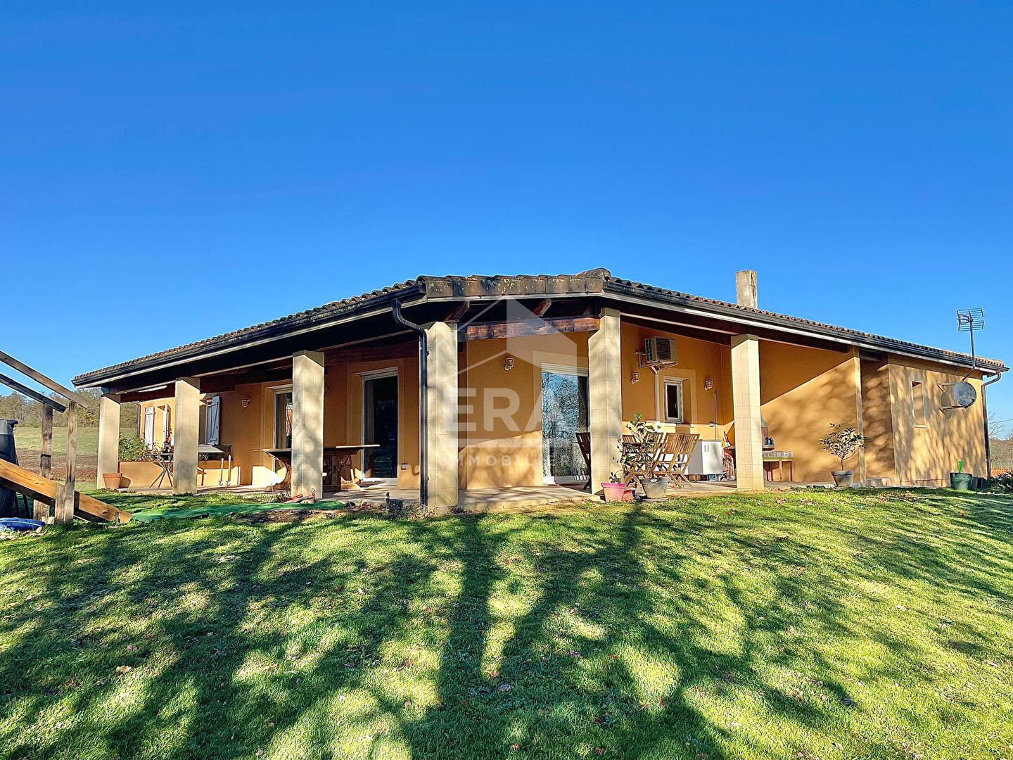 Agence immobilière de 
 ERA VAL ADOUR - ERA VAL D'ADOUR IMMOBILIER 
