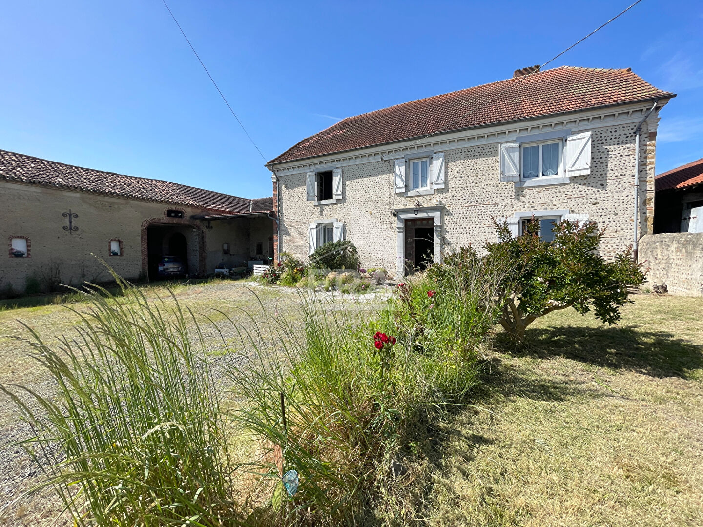 Agence immobilière de 
 ERA VAL ADOUR - ERA VAL D'ADOUR IMMOBILIER 
