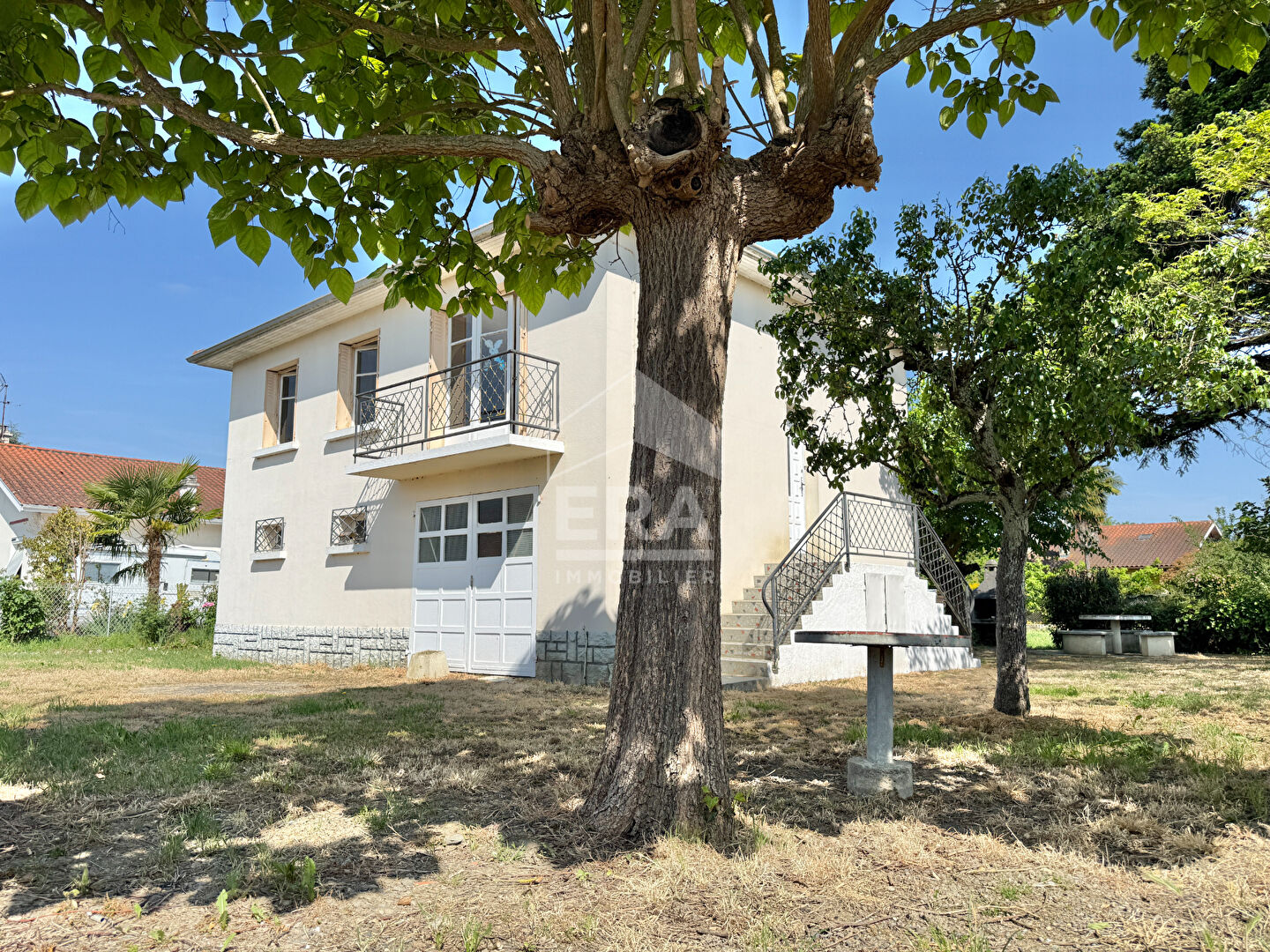 Agence immobilière de 
 ERA VAL ADOUR - ERA VAL D'ADOUR IMMOBILIER 
