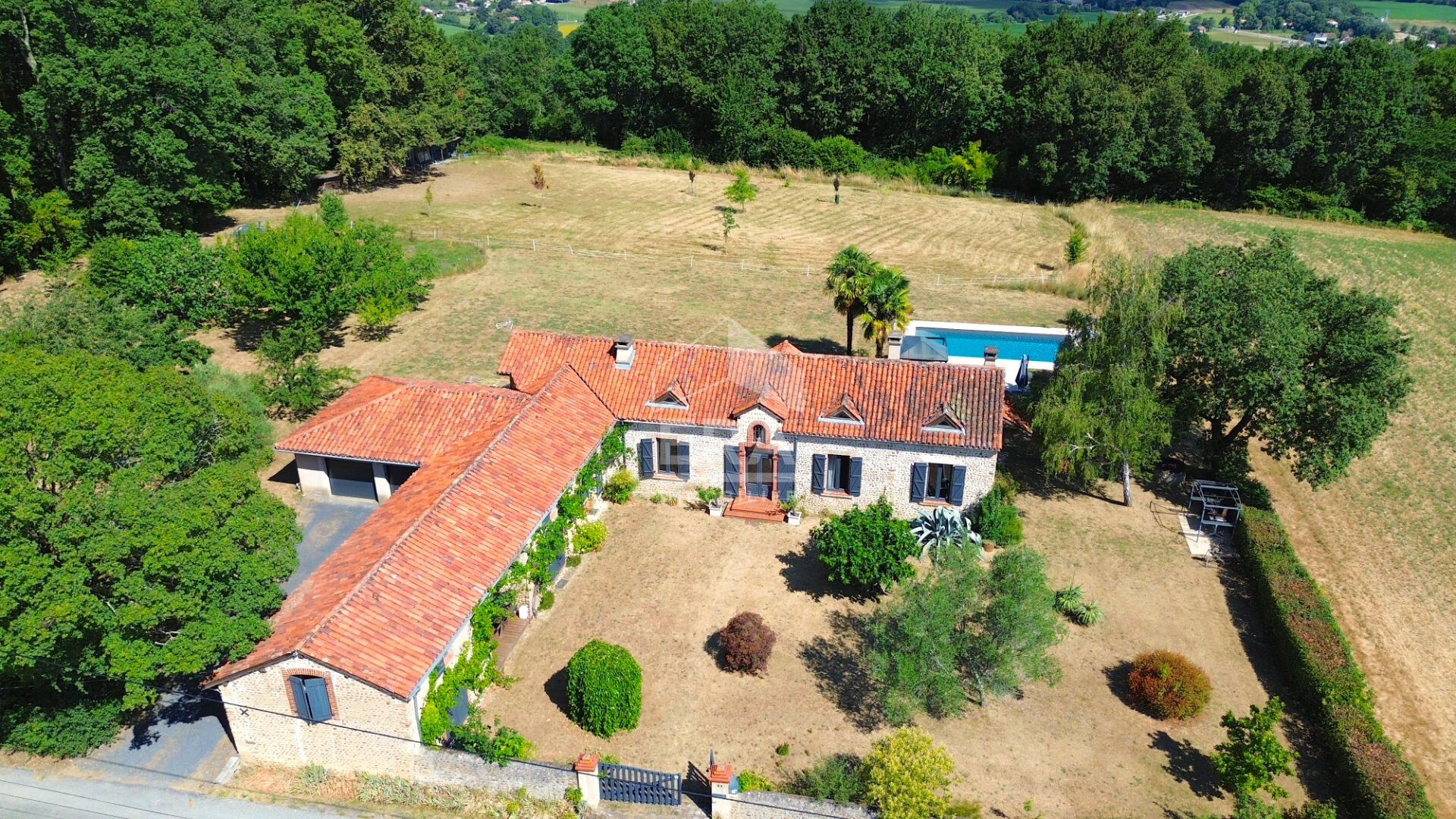 Agence immobilière de 
 ERA VAL ADOUR - ERA VAL D'ADOUR IMMOBILIER 
